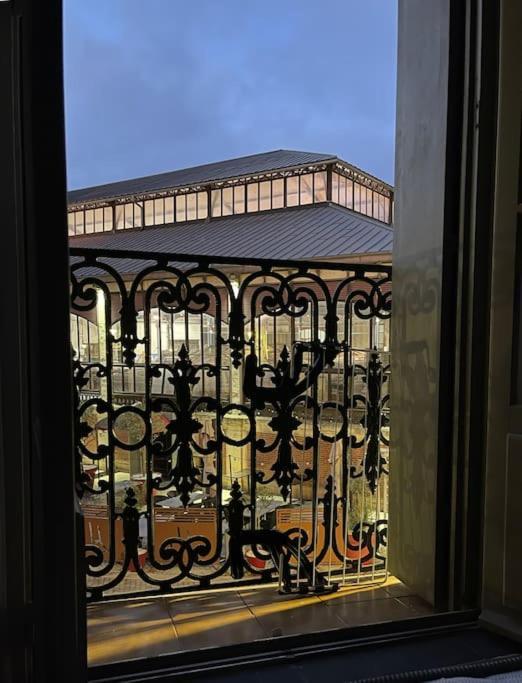 Vue Sur La Place Des Halles, Art Apparts Béziers Exterior foto